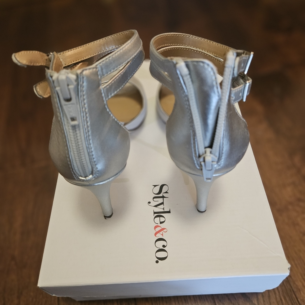 Style & Co Heels - Picture 5 of 6